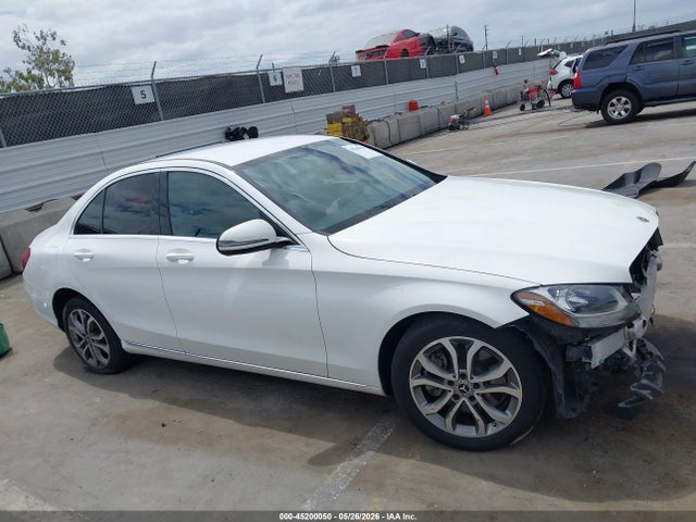 55SWF4JB2HU233423 Mercedes-Benz C 300