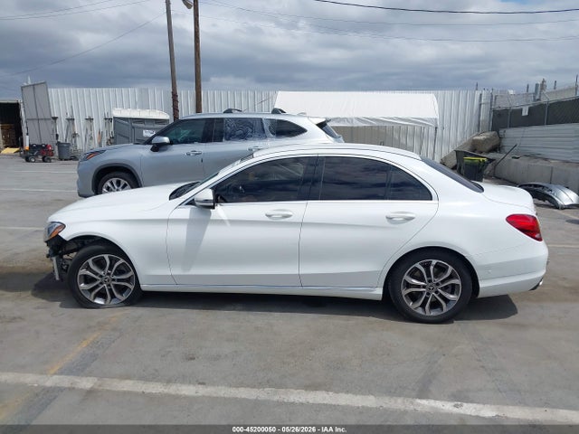 55SWF4JB2HU233423 Mercedes-Benz C 300