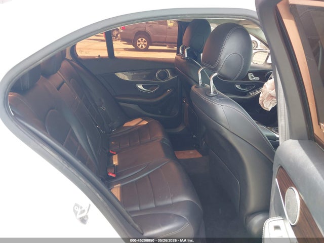 55SWF4JB2HU233423 Mercedes-Benz C 300