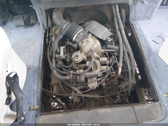 45200068 :رقم المزاد ، 3FCNF53S4XJA25684 vin ، 1999 Ford F550 Super Duty Stripped Chass مزاد بيع