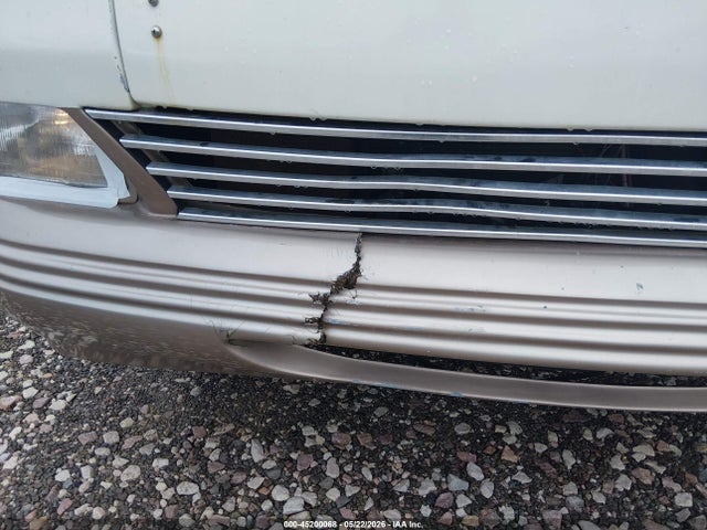 45200068 :رقم المزاد ، 3FCNF53S4XJA25684 vin ، 1999 Ford F550 Super Duty Stripped Chass مزاد بيع