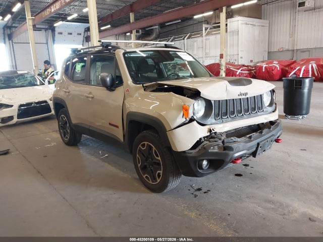 45200109 :رقم المزاد ، ZACCJBCT4GPD01273 vin ، 2016 Jeep Renegade Trailhawk مزاد بيع