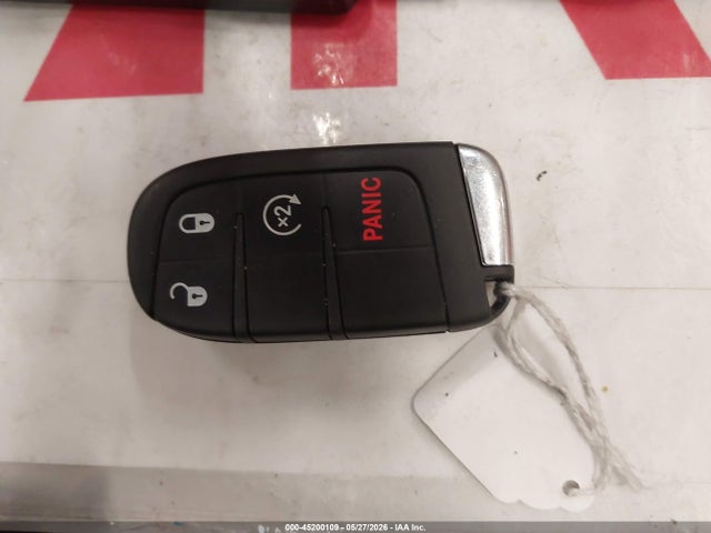 45200109 :رقم المزاد ، ZACCJBCT4GPD01273 vin ، 2016 Jeep Renegade Trailhawk مزاد بيع