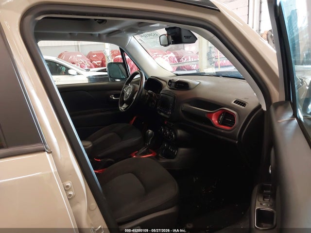 45200109 :رقم المزاد ، ZACCJBCT4GPD01273 vin ، 2016 Jeep Renegade Trailhawk مزاد بيع