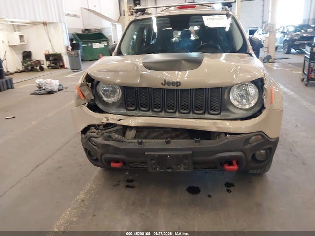 45200109 :رقم المزاد ، ZACCJBCT4GPD01273 vin ، 2016 Jeep Renegade Trailhawk مزاد بيع