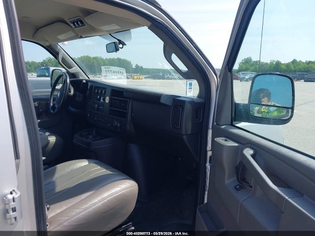 Продажа на аукционе авто 2023 Chevrolet Express Passenger Rwd 2500 Regular Wheelbase Ls, vin: 1GAWGEFP2P1106566, номер лота: 45200113