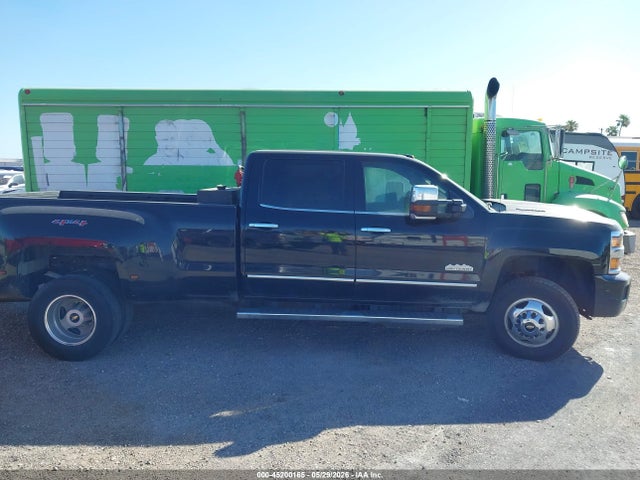 Продажа на аукционе авто 2017 Chevrolet Silverado 3500hd High Country, vin: 1GC4K1EY3HF158177, номер лота: 45200165