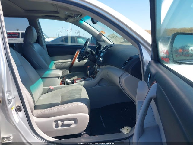 Продаж на аукціоні авто 2011 Toyota Highlander Limited V6, vin: 5TDYK3EH6BS024378, номер лоту: 45200205