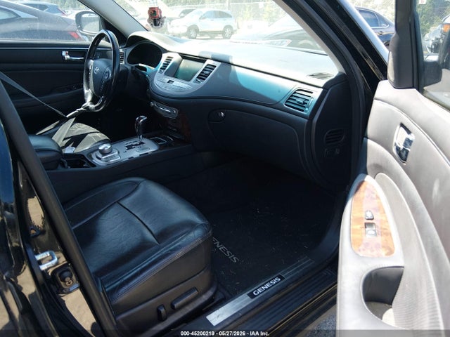2011 Hyundai Genesis 4.6 მანქანა იყიდება აუქციონზე, vin: KMHGC4DF1BU114348, აუქციონის ნომერი: 45200219