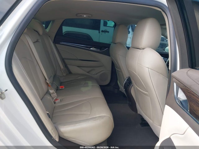 45200262 :رقم المزاد ، 1G4ZP5SS6KU125879 vin ، 2019 Buick Lacrosse Fwd Essence مزاد بيع