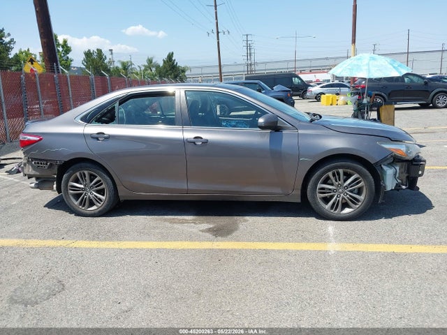 45200263 :رقم المزاد ، 4T1BF1FK9HU747652 vin ، 2017 Toyota Camry Se مزاد بيع
