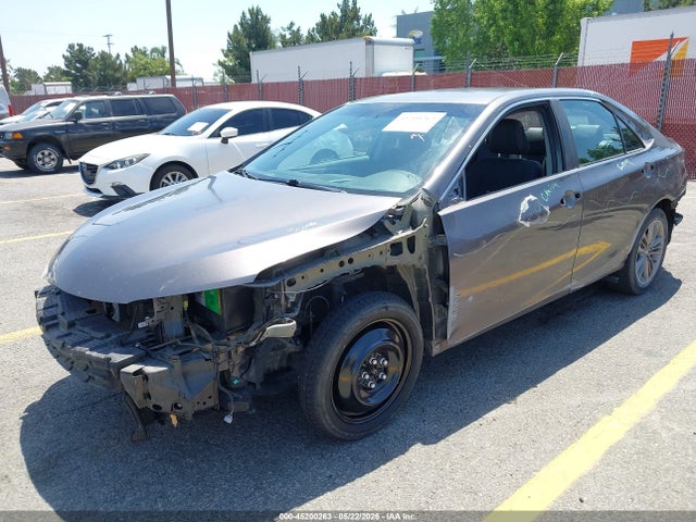 45200263 :رقم المزاد ، 4T1BF1FK9HU747652 vin ، 2017 Toyota Camry Se مزاد بيع