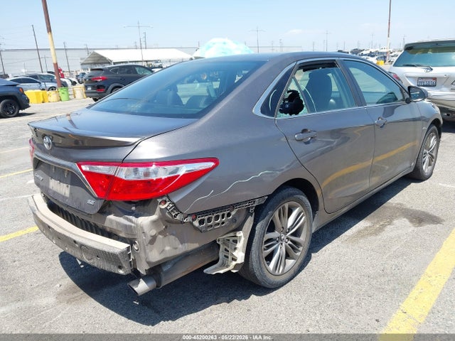 45200263 :رقم المزاد ، 4T1BF1FK9HU747652 vin ، 2017 Toyota Camry Se مزاد بيع