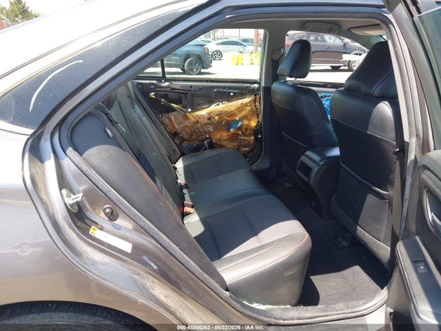 45200263 :رقم المزاد ، 4T1BF1FK9HU747652 vin ، 2017 Toyota Camry Se مزاد بيع