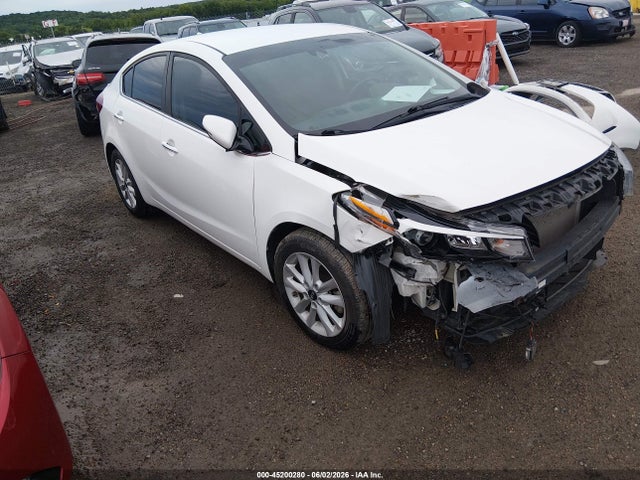 2017 Kia Forte S მანქანა იყიდება აუქციონზე, vin: 3KPFL4A75HE057558, აუქციონის ნომერი: 45200280