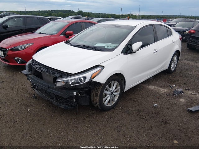 2017 Kia Forte S მანქანა იყიდება აუქციონზე, vin: 3KPFL4A75HE057558, აუქციონის ნომერი: 45200280