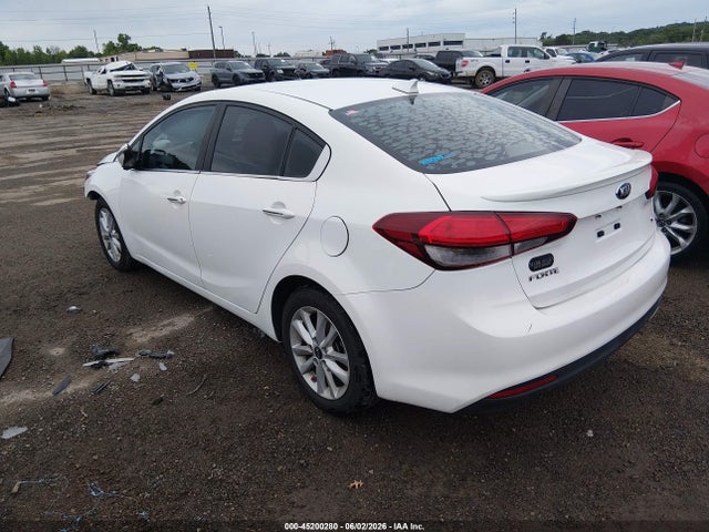 2017 Kia Forte S მანქანა იყიდება აუქციონზე, vin: 3KPFL4A75HE057558, აუქციონის ნომერი: 45200280
