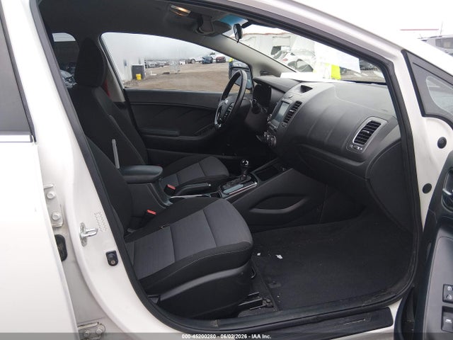 2017 Kia Forte S მანქანა იყიდება აუქციონზე, vin: 3KPFL4A75HE057558, აუქციონის ნომერი: 45200280