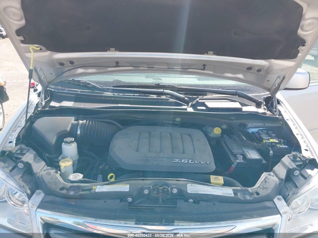 2011 Chrysler Town & Country Touring მანქანა იყიდება აუქციონზე, vin: 2A4RR5DG4BR637011, აუქციონის ნომერი: 45200422