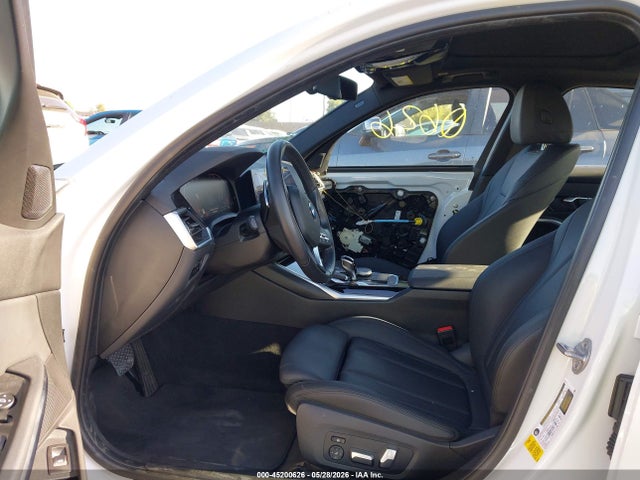 WBA5R1C53KAK09252 BMW 330I