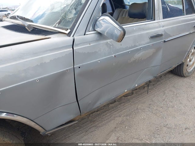 1983 Mercedes-benz 300 Dt მანქანა იყიდება აუქციონზე, vin: WDBAB33A4DB030180, აუქციონის ნომერი: 45200683