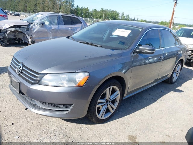 2014 Volkswagen Passat 1.8t Se მანქანა იყიდება აუქციონზე, vin: 1VWBT7A35EC117366, აუქციონის ნომერი: 45200693