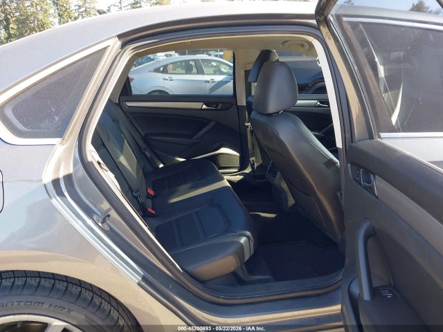 2014 Volkswagen Passat 1.8t Se მანქანა იყიდება აუქციონზე, vin: 1VWBT7A35EC117366, აუქციონის ნომერი: 45200693