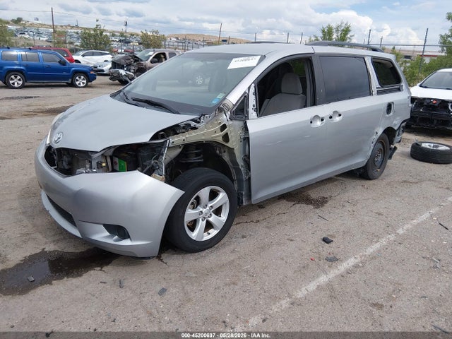 Toyota Sienna Le 8 Passenger 2015 5TDKK3DC3FS634840 Image 2