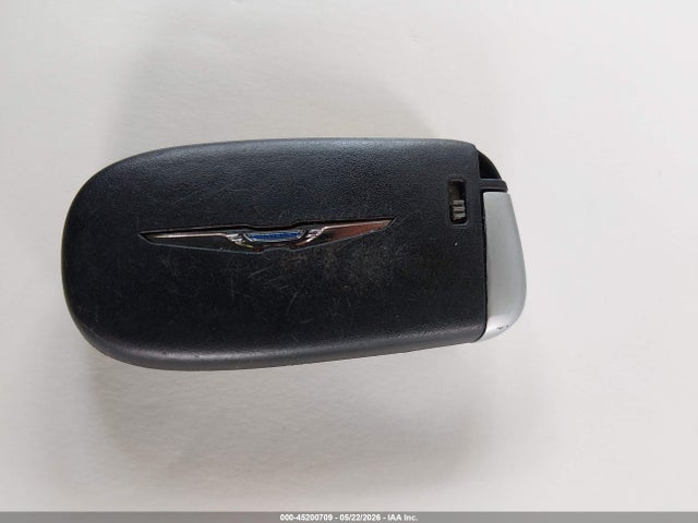 45200709 :رقم المزاد ، 1C3CCCAB4FN619173 vin ، 2015 Chrysler 200 Limited مزاد بيع