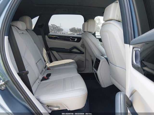45200755 :رقم المزاد ، WP1AE2AYXKDA50579 vin ، 2019 Porsche Cayenne E-hybrid مزاد بيع