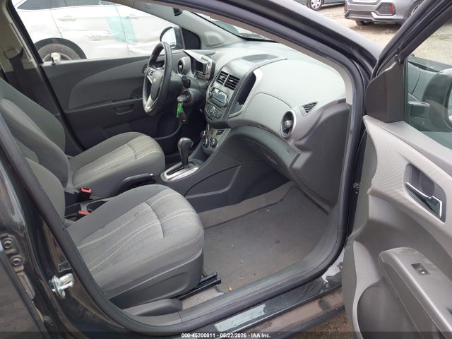 1G1JC6SH9F4208275 Chevrolet Sonic Lt Auto