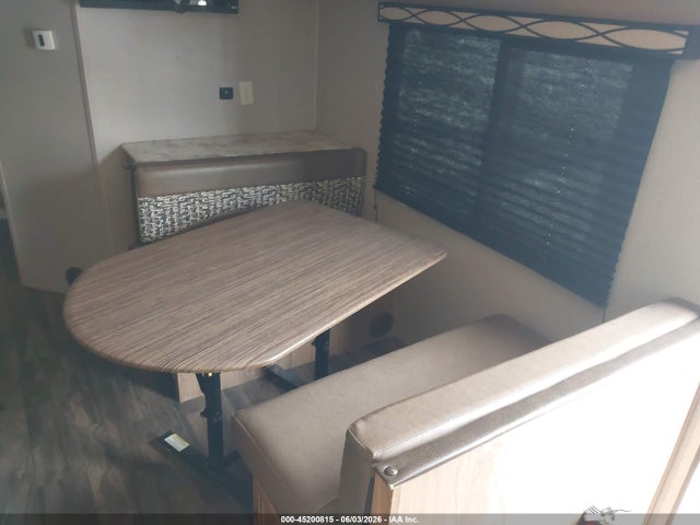 5ZT2FETBXJW004118 Coachmen Fet276rks-32