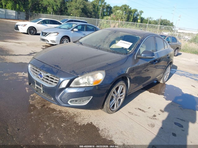 2013 Volvo S60 T5/t5 Platinum/t5 Premier/t5 Premier Plus მანქანა იყიდება აუქციონზე, vin: YV1612FS6D2202180, აუქციონის ნომერი: 45200818