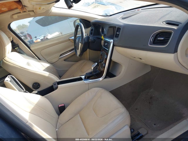 2013 Volvo S60 T5/t5 Platinum/t5 Premier/t5 Premier Plus მანქანა იყიდება აუქციონზე, vin: YV1612FS6D2202180, აუქციონის ნომერი: 45200818