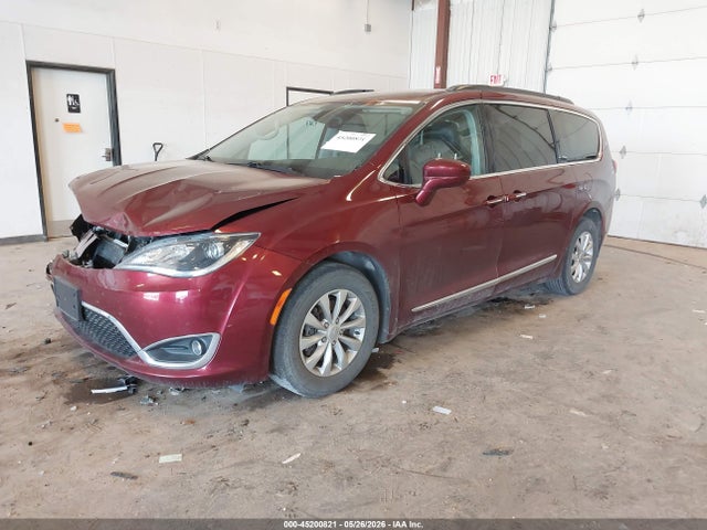 Продаж на аукціоні авто 2017 Chrysler Pacifica Touring-l, vin: 2C4RC1BGXHR576467, номер лоту: 45200821