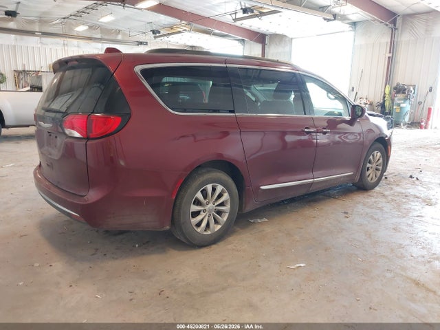 Продаж на аукціоні авто 2017 Chrysler Pacifica Touring-l, vin: 2C4RC1BGXHR576467, номер лоту: 45200821