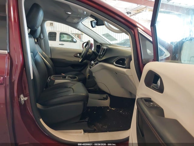 Продаж на аукціоні авто 2017 Chrysler Pacifica Touring-l, vin: 2C4RC1BGXHR576467, номер лоту: 45200821