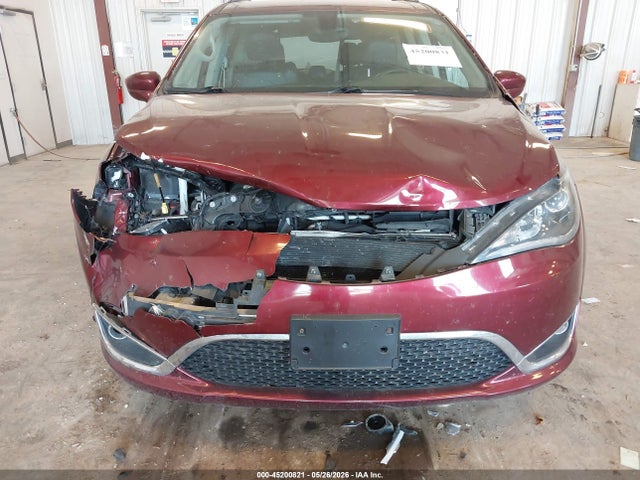 Продаж на аукціоні авто 2017 Chrysler Pacifica Touring-l, vin: 2C4RC1BGXHR576467, номер лоту: 45200821