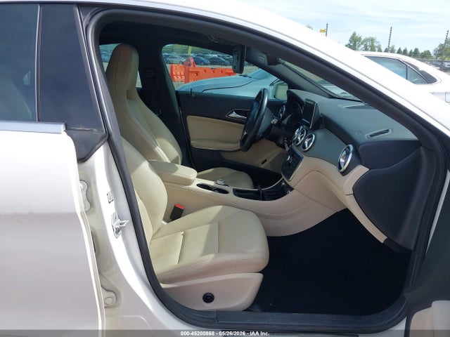 2014 Mercedes-benz Cla 250 4matic მანქანა იყიდება აუქციონზე, vin: WDDSJ4GB9EN072562, აუქციონის ნომერი: 45200868