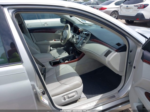 45200920 :رقم المزاد ، 4T1BK3DB7BU431930 vin ، 2011 Toyota Avalon مزاد بيع