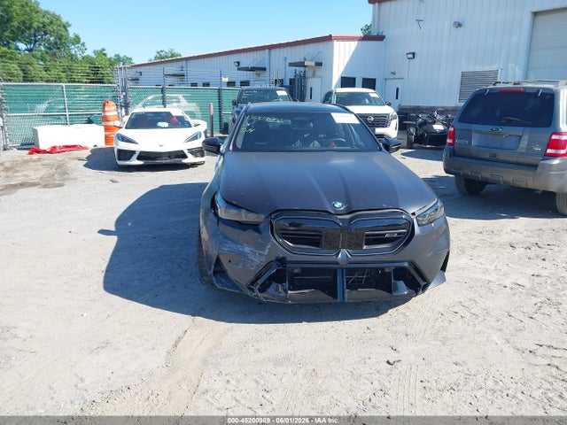 2026 Bmw M5 Touring მანქანა იყიდება აუქციონზე, vin: WBS83GV07TCW00246, აუქციონის ნომერი: 45200969