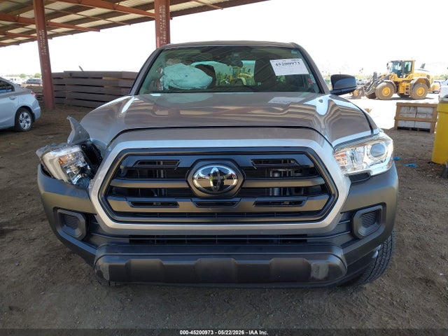 45200973 :رقم المزاد ، 5TFRX5GN6JX123943 vin ، 2018 Toyota Tacoma Sr مزاد بيع