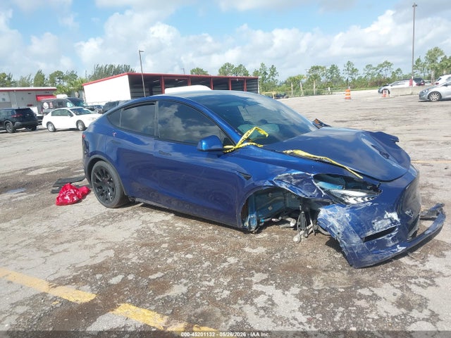 2021 Tesla Model Y Standard Range Rear-wheel Drive მანქანა იყიდება აუქციონზე, vin: 5YJYGDED8MF118242, აუქციონის ნომერი: 45201132