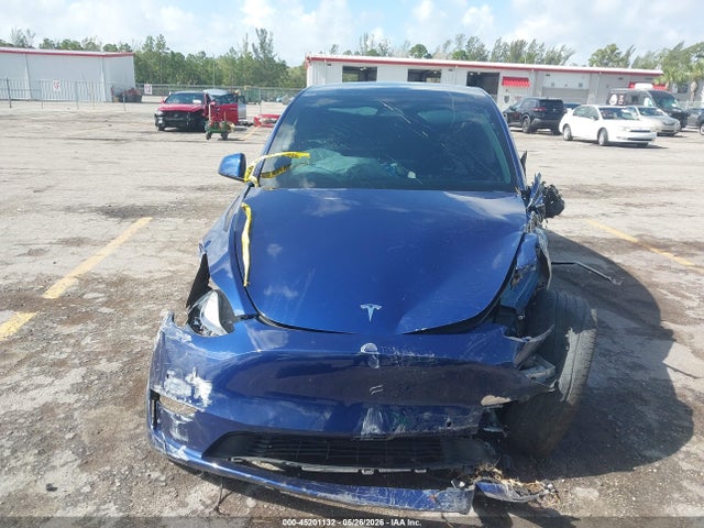 2021 Tesla Model Y Standard Range Rear-wheel Drive მანქანა იყიდება აუქციონზე, vin: 5YJYGDED8MF118242, აუქციონის ნომერი: 45201132