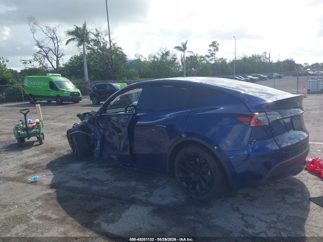 2021 Tesla Model Y Standard Range Rear-wheel Drive მანქანა იყიდება აუქციონზე, vin: 5YJYGDED8MF118242, აუქციონის ნომერი: 45201132