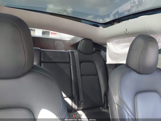 2021 Tesla Model Y Standard Range Rear-wheel Drive მანქანა იყიდება აუქციონზე, vin: 5YJYGDED8MF118242, აუქციონის ნომერი: 45201132