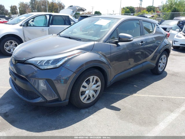 Toyota C-HR LE 2020 JTNKHMBX3L1067687 Image 2