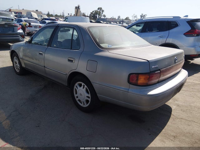 1994 Toyota Camry Xle მანქანა იყიდება აუქციონზე, vin: 4T1GK13E3RU059955, აუქციონის ნომერი: 45201225