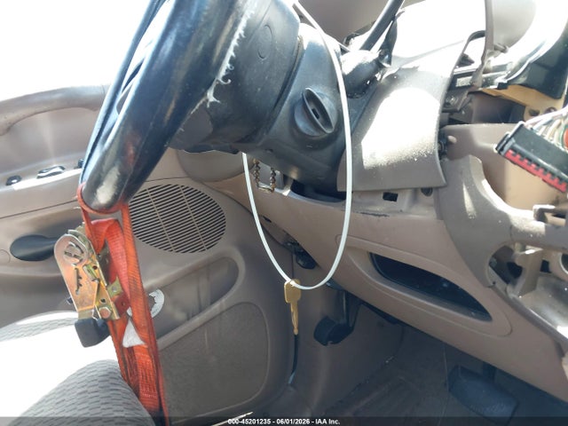 45201235 :رقم المزاد ، 1FTDX17W3VNB64561 vin ، 1997 Ford F-150 Lariat/standard/xl/xlt مزاد بيع
