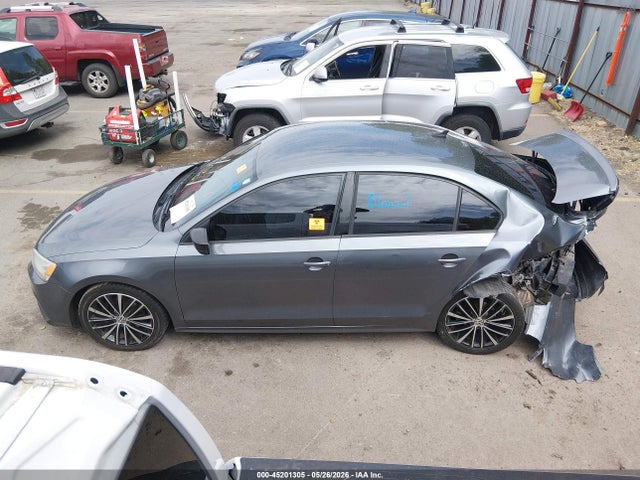 3VWD17AJ5GM411557 Volkswagen Jetta 1.8t Sport